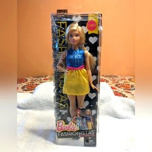 Barbie Fashionistas Curvy 1st Plus Size Barbie ever! New in Box! SALE!!